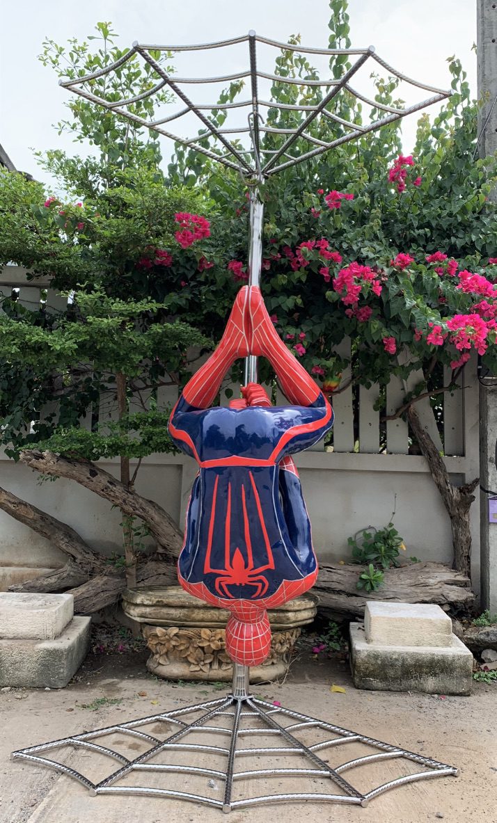 Resin life-size Spider-man with metal stand - Image 3